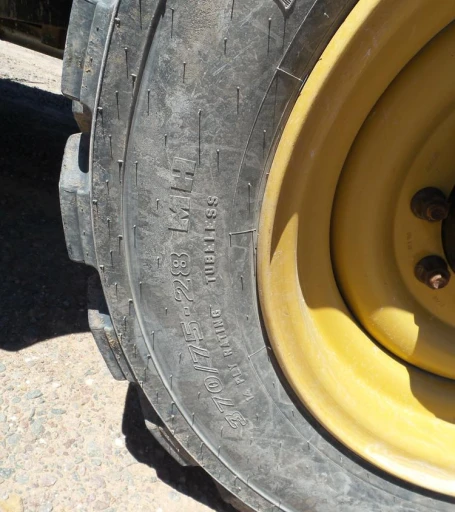 2013 Caterpillar TL943C telehandler