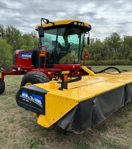 2014 New Holland Speedrower 240 Self-Propelled Windrower