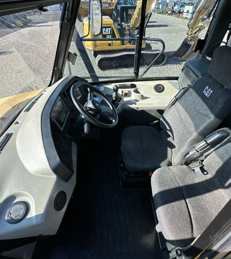 2013 Caterpillar 735B haul truck