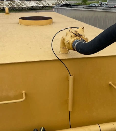 2000 Caterpillar D300E Series II water wagon
