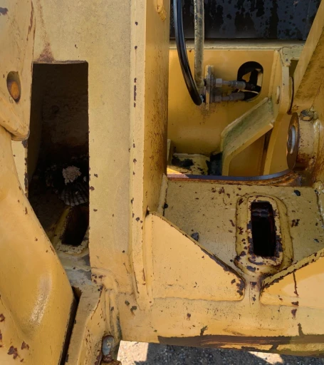2001 Caterpillar 140H motor grader