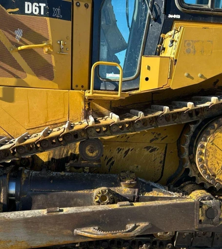 2011 Caterpillar D6T XL dozer