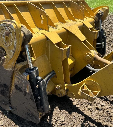 2016 Caterpillar 953D track loader