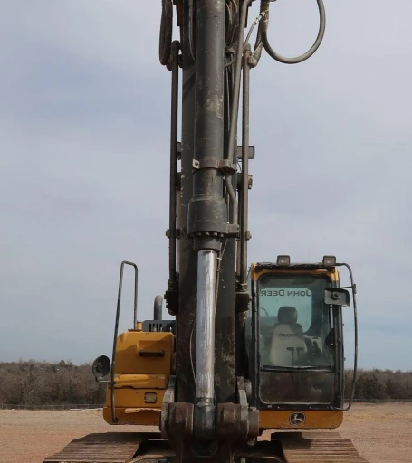 2015 John Deere 210G LC  excavator
