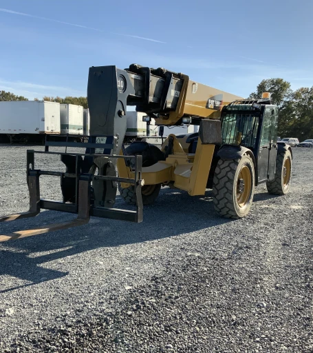 2013 Caterpillar TL1055C Telehandler