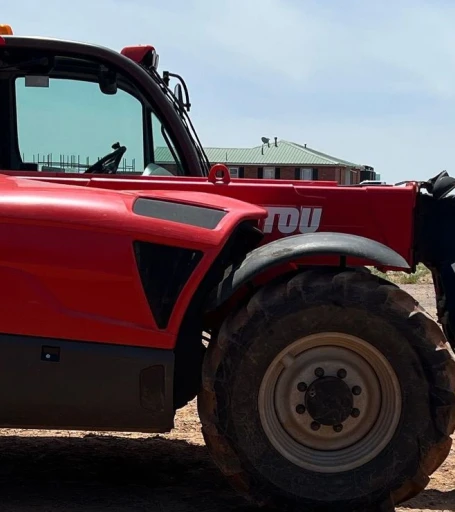 2017 Manitou MLT840 telehandler