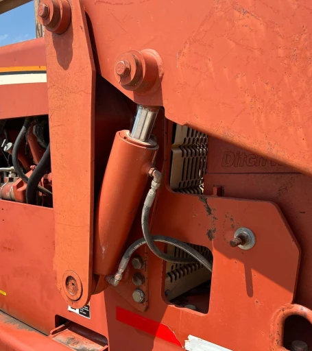 2006 Ditch Witch HT185 cable plow