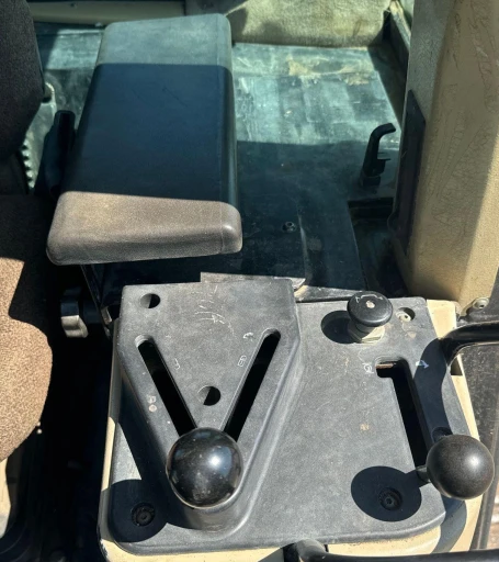 2002 Caterpillar 953C track loader