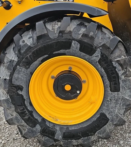 2023 JCB 542-70AG telehandler