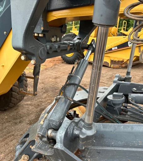 2013 John Deere 772GP motor grader
