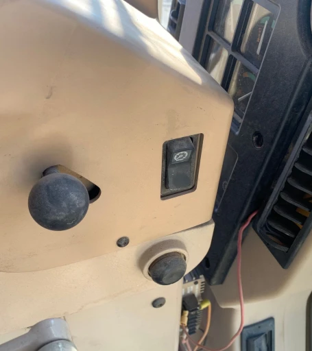 2001 Caterpillar 140H motor grader