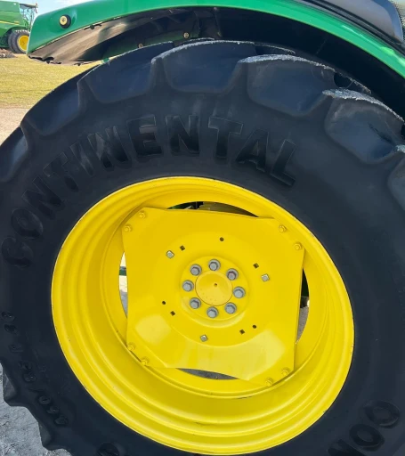 2013 John Deere 6125R MFWD Tractor Loader