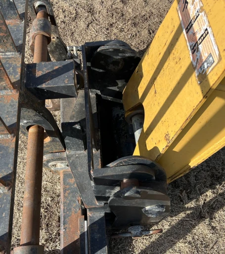 2010 Caterpillar TL943 telehandler