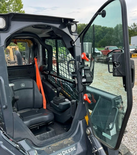 2022 John Deere 325G tracked skid steer loader