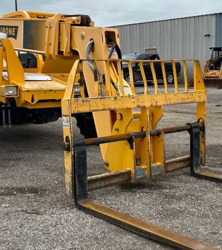 2010 Pettibone 944 telehandler