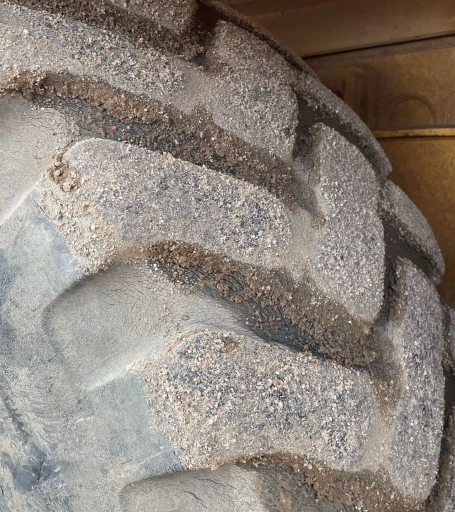 2000 Caterpillar D300E Series II water wagon