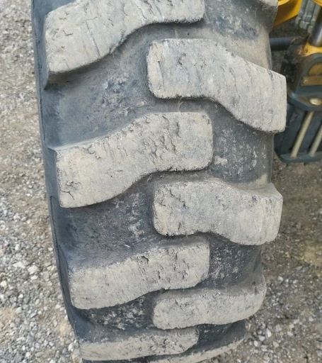 2017 Gehl DL1240 telehandler