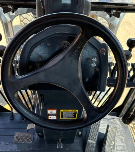 2011 John Deere 772G motor grader