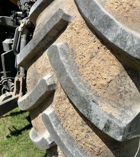 2014 Challenger MT585D tractor