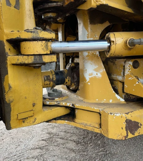 2000 Caterpillar D300E Series II water wagon