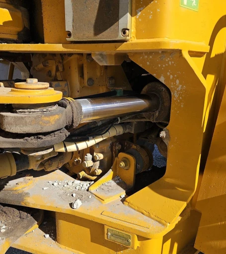2000 John Deere 400C haul truck