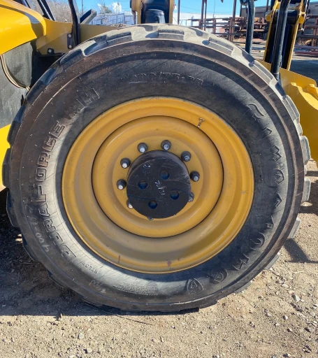 2017 Caterpillar TL1055D telehandler