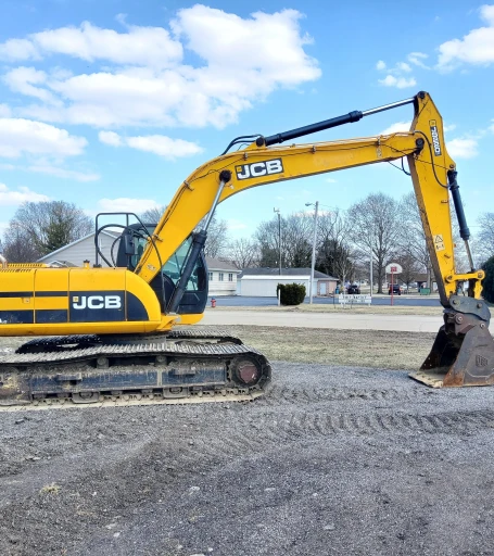 2011 JCB JS220LC Excavator