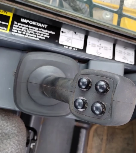 2022 John Deere 330G skid steer loader