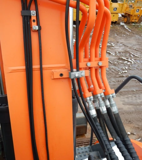 2014 Doosan DX140LCR excavator