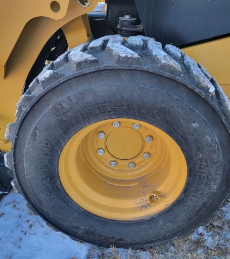 2021 Caterpillar 242D3 skid steer loader