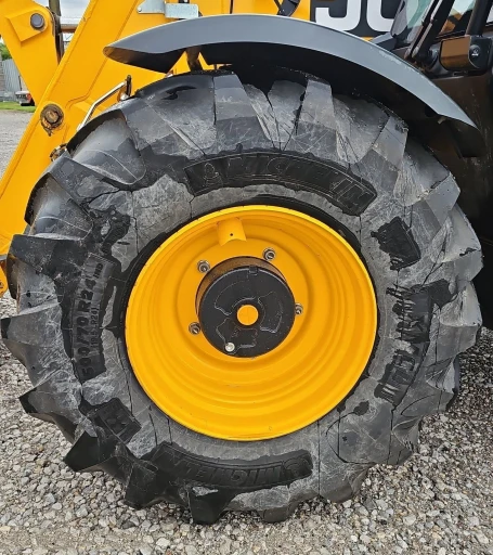 2023 JCB 542-70AG telehandler