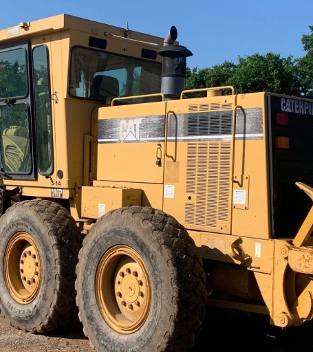 2001 Caterpillar 140H motor grader