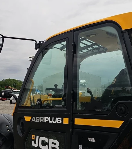 2023 JCB 542-70AG telehandler