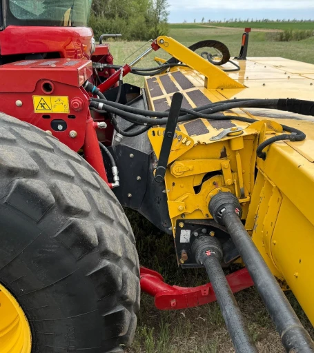 2014 New Holland Speedrower 240 Self-Propelled Windrower