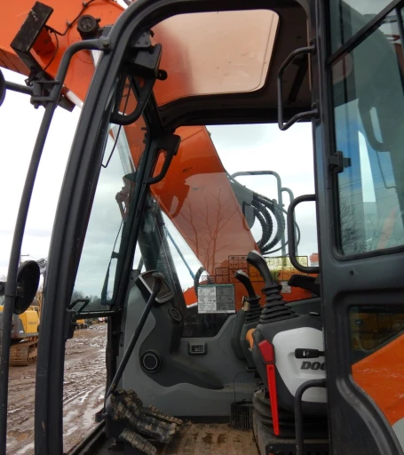 2014 Doosan DX140LCR excavator