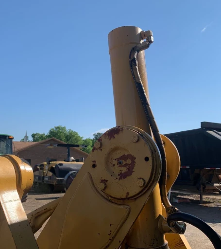 2001 Caterpillar 140H motor grader