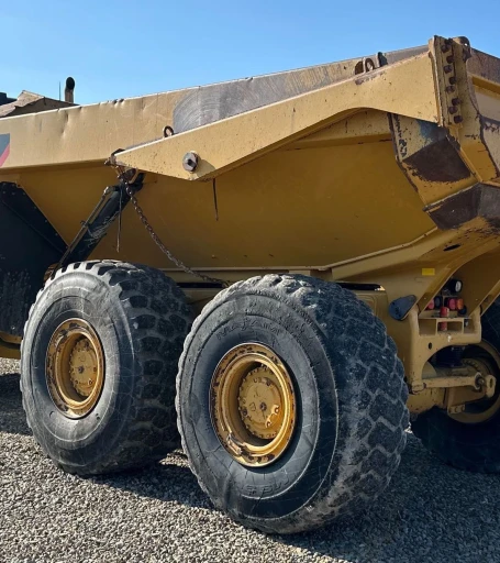 2013 Caterpillar 735B haul truck
