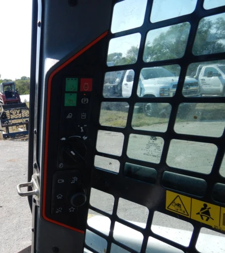 2020 Loader Bobcat T76 Skid Steer
