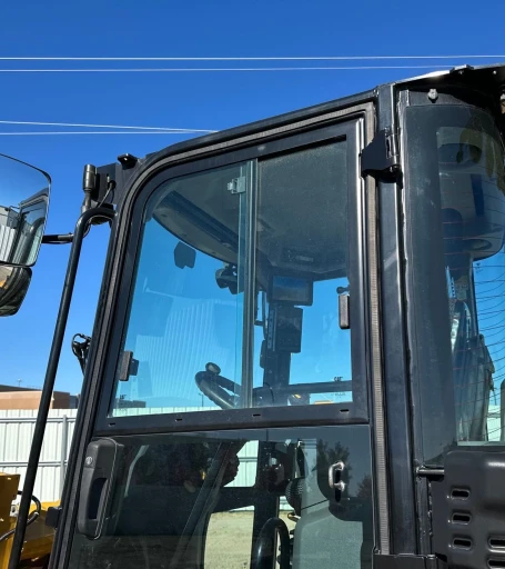 2023 Caterpillar 908 wheel loader