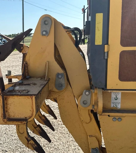 2013 John Deere 772G motor grader