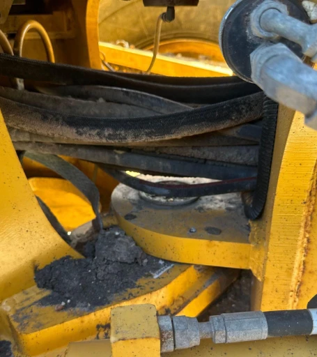 2013 John Deere 772G motor grader