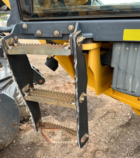 2013 John Deere 772GP motor grader