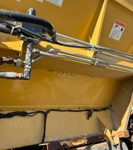 2013 Rogator RG1100 applicator