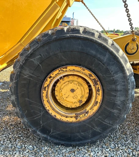 2013 Caterpillar 735B haul truck