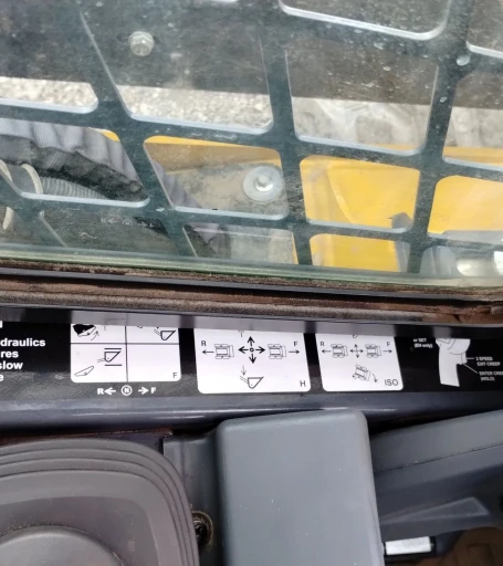 2022 John Deere 330G skid steer loader
