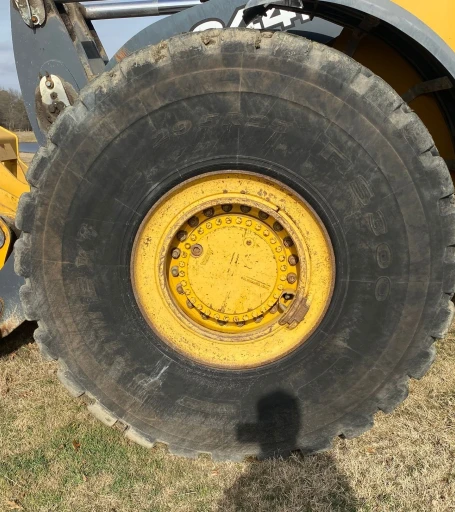 2011 John Deere 844K wheel loader