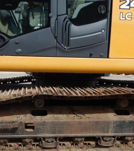 2011 John Deere 240DLC excavator