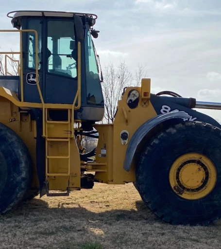 2011 John Deere 844K wheel loader