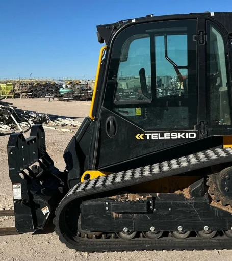 2022 JCB 3TS-8T tracked skid steer loader