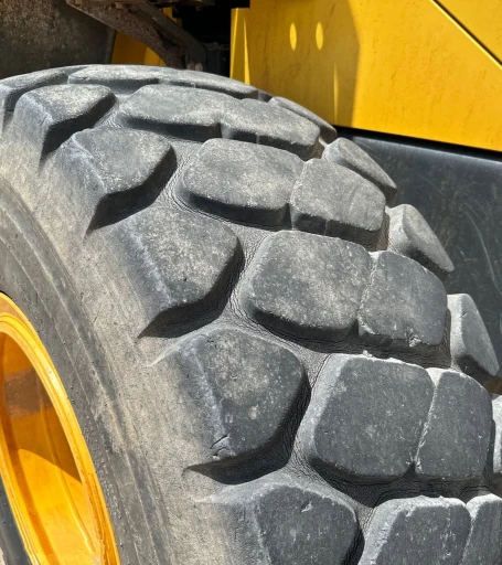 2014 Komatsu WA270-7 wheel loader